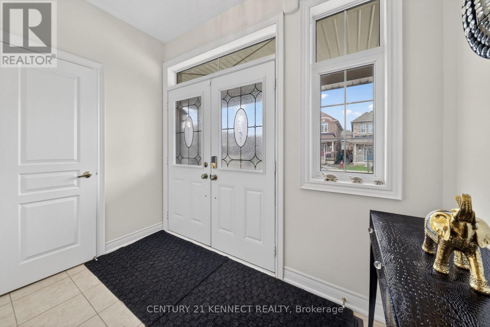 3254 Edwyna Drive, Mississauga, Ontario  L5M 0V2 - Photo 6 - W13009004