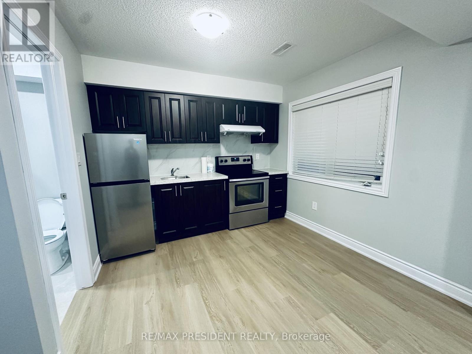 32 Cloudburst Road, Brampton, Ontario  L7A 4A8 - Photo 2 - W13009044