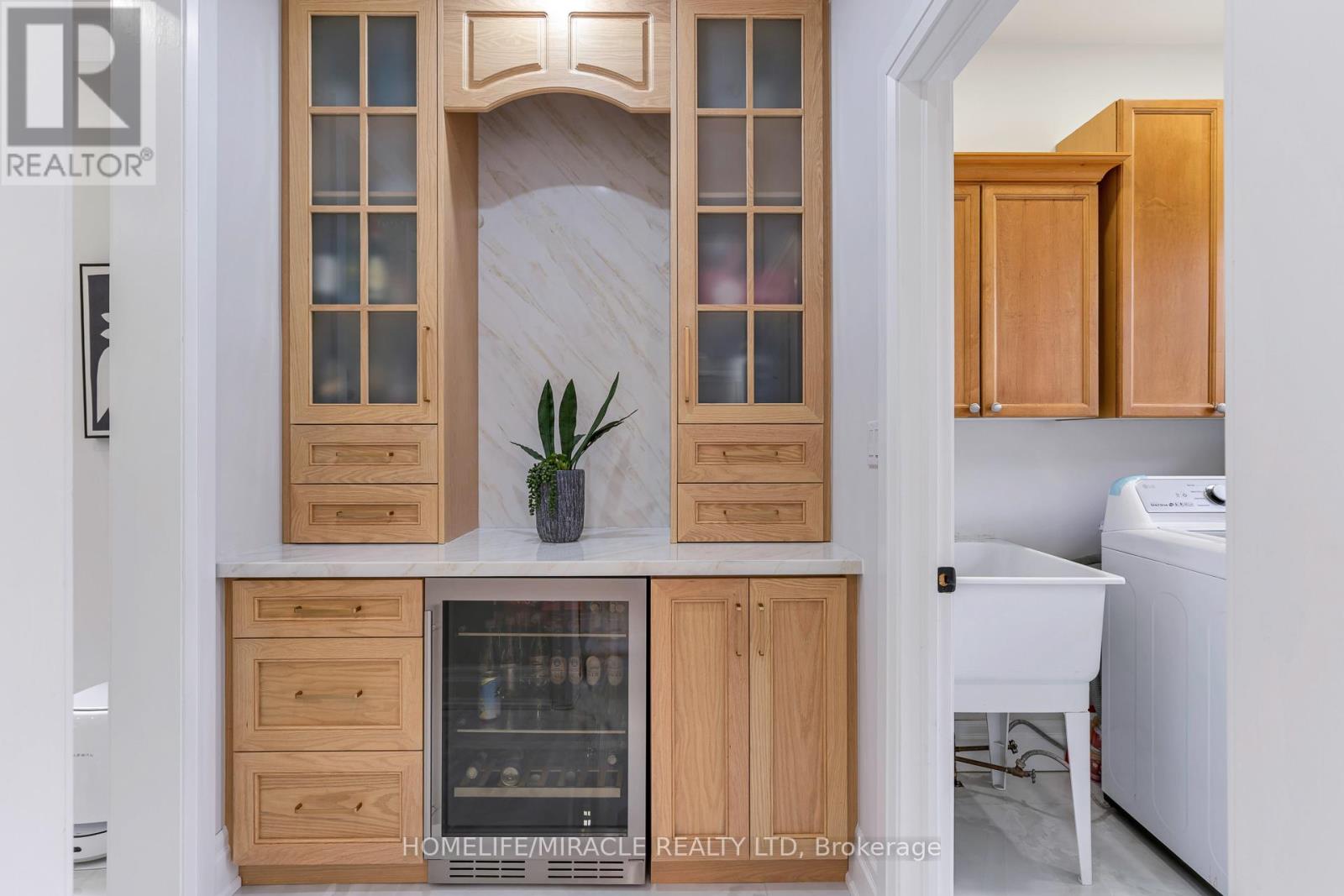 2299 Glazebrook Circle, Oakville, Ontario  L6M 5B5 - Photo 15 - W13009072