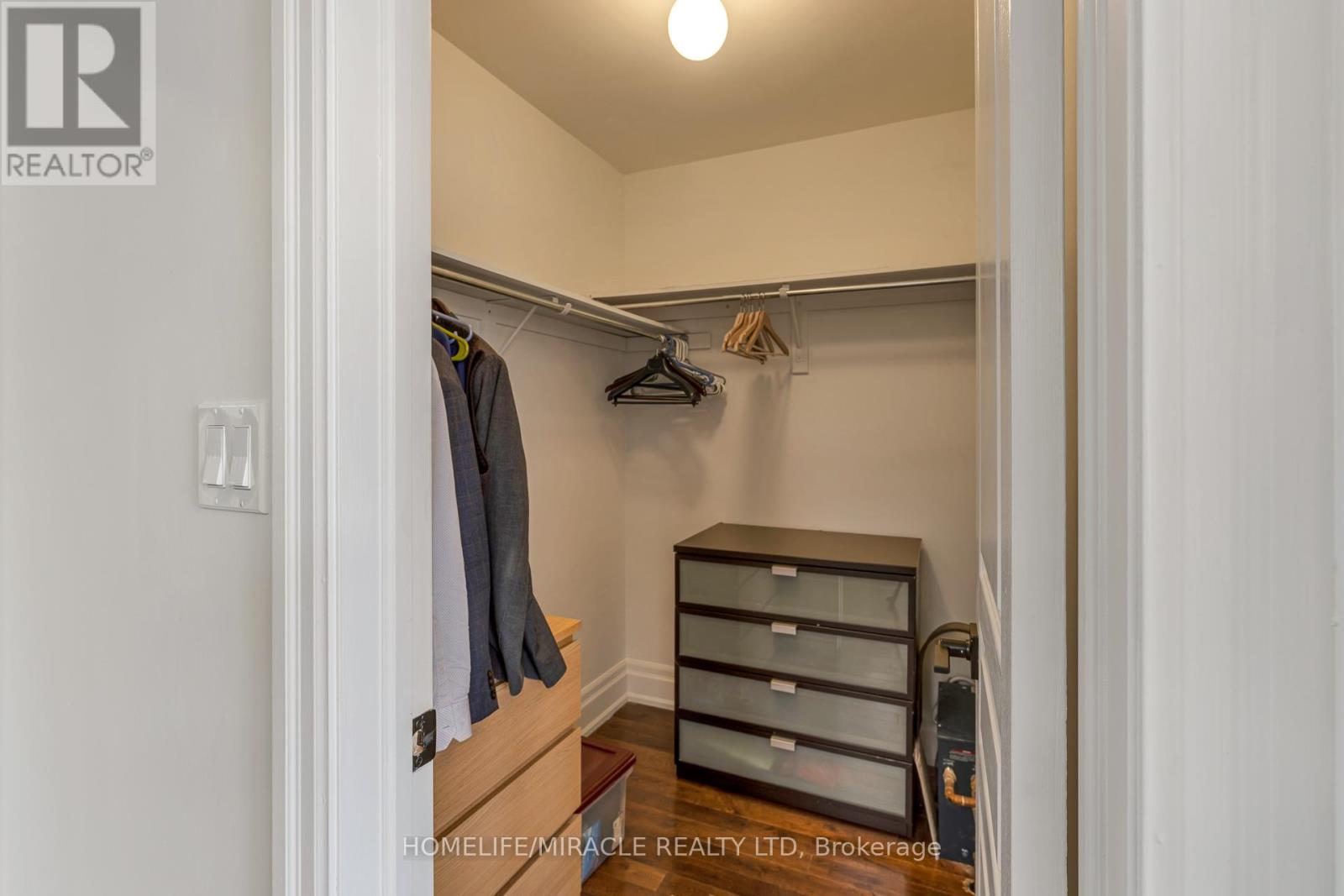 2299 Glazebrook Circle, Oakville, Ontario  L6M 5B5 - Photo 33 - W13009072