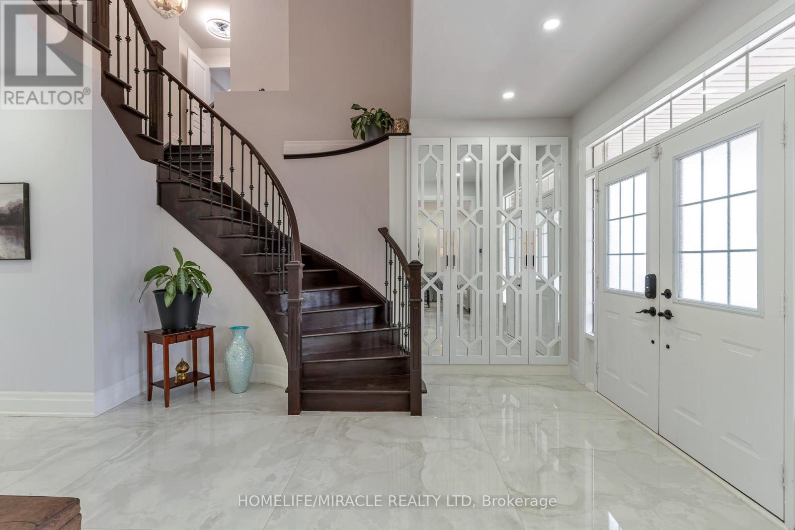 2299 Glazebrook Circle, Oakville, Ontario  L6M 5B5 - Photo 8 - W13009072