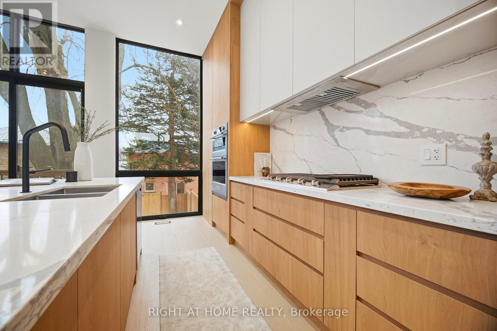 287 Valermo Drive, Toronto, Ontario  M8W 2L2 - Photo 10 - W13009096