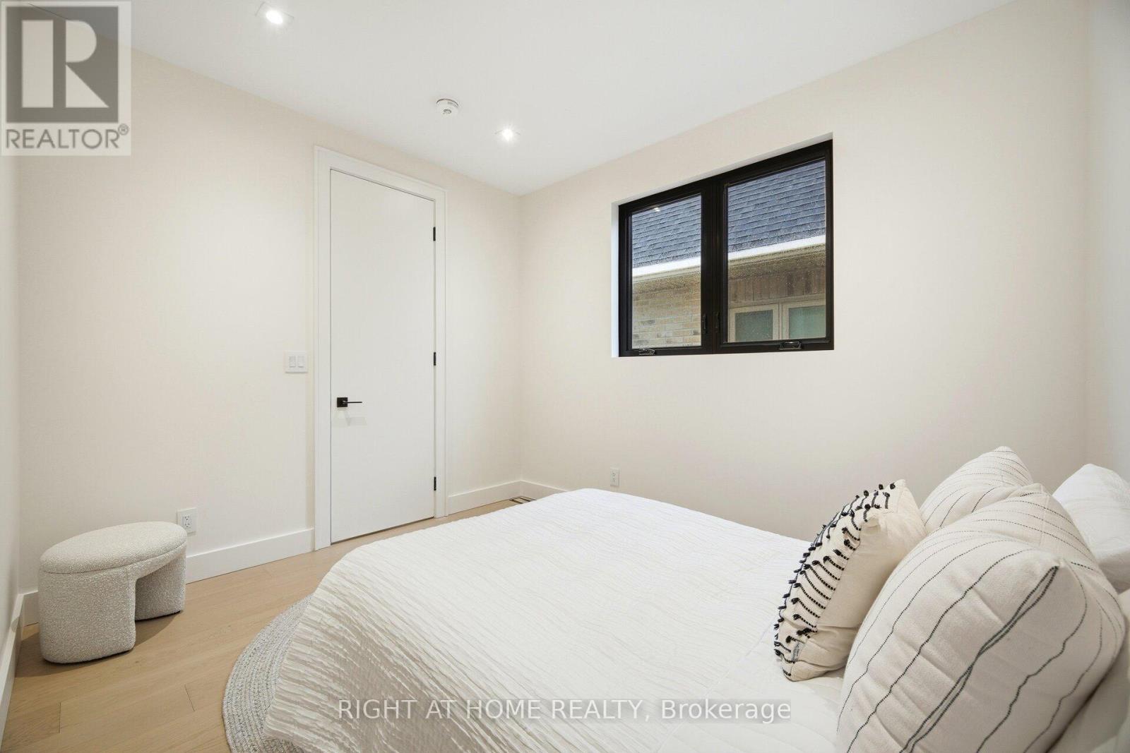 287 Valermo Drive, Toronto, Ontario  M8W 2L2 - Photo 29 - W13009096