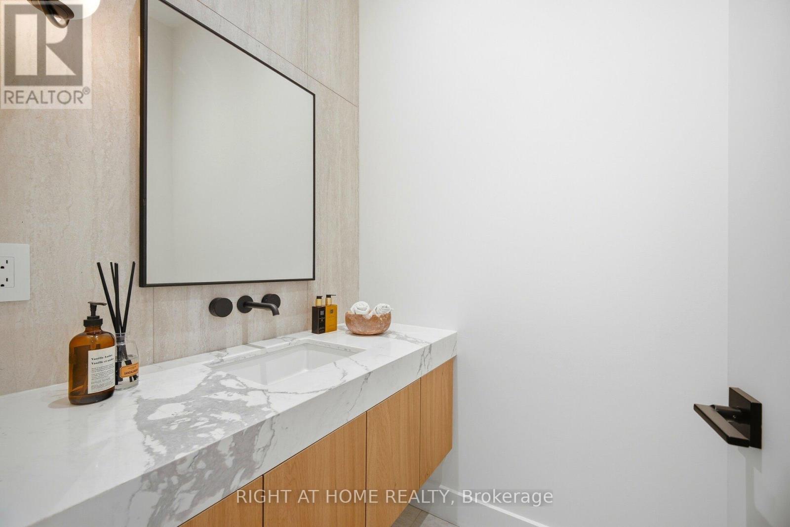 287 Valermo Drive, Toronto, Ontario  M8W 2L2 - Photo 32 - W13009096