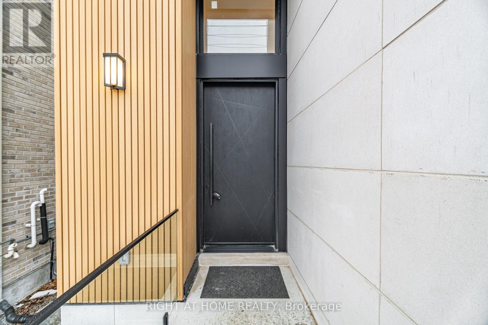 287 Valermo Drive, Toronto, Ontario  M8W 2L2 - Photo 4 - W13009096