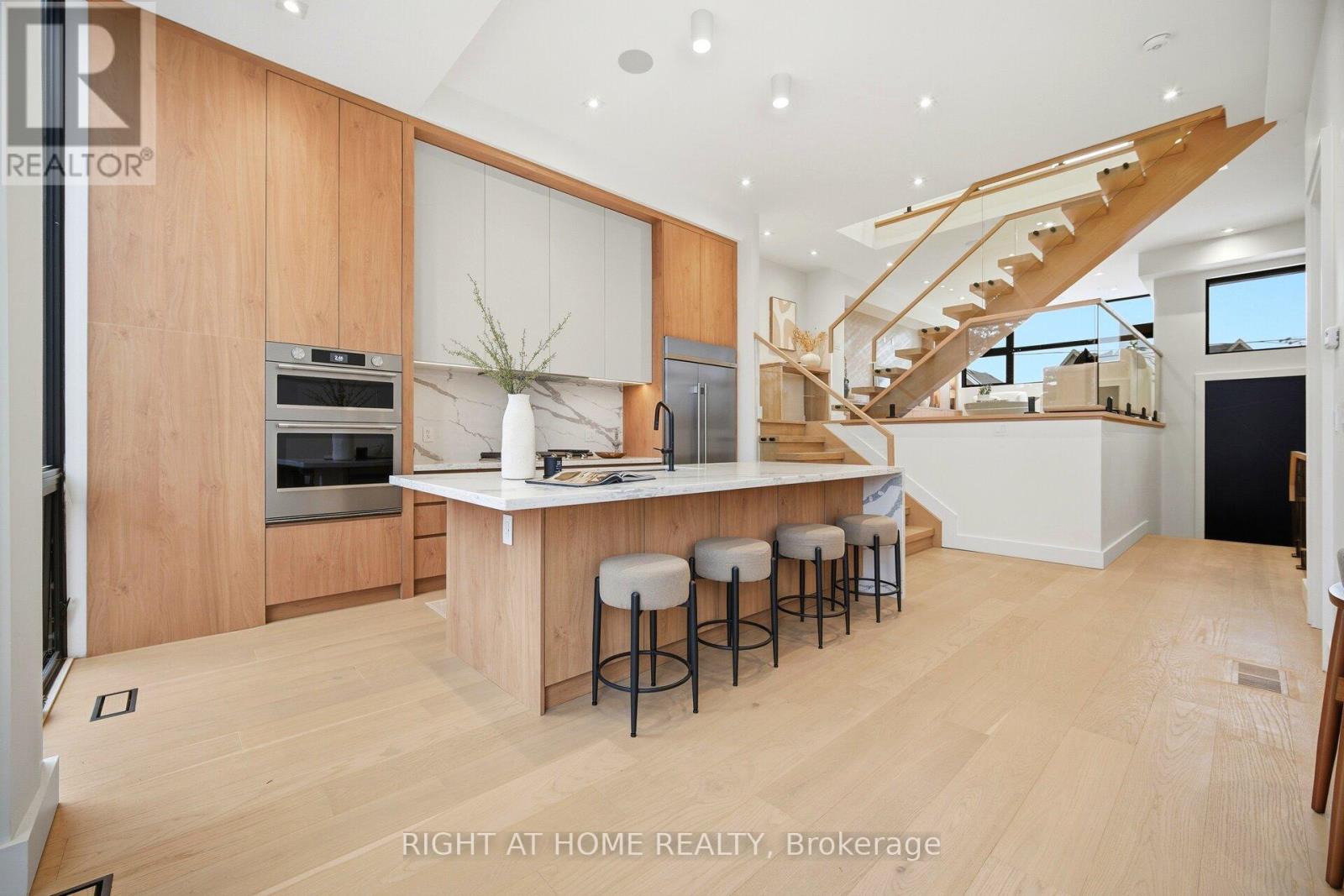 287 Valermo Drive, Toronto, Ontario  M8W 2L2 - Photo 7 - W13009096