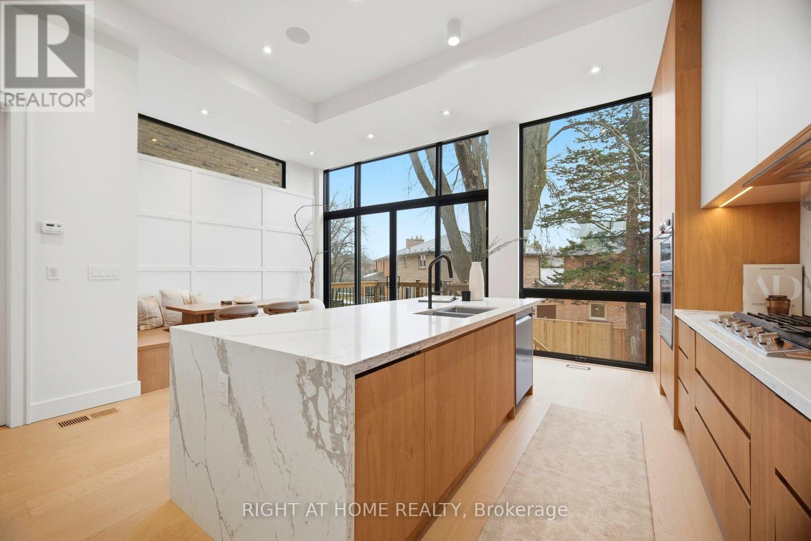 287 Valermo Drive, Toronto, Ontario  M8W 2L2 - Photo 8 - W13009096