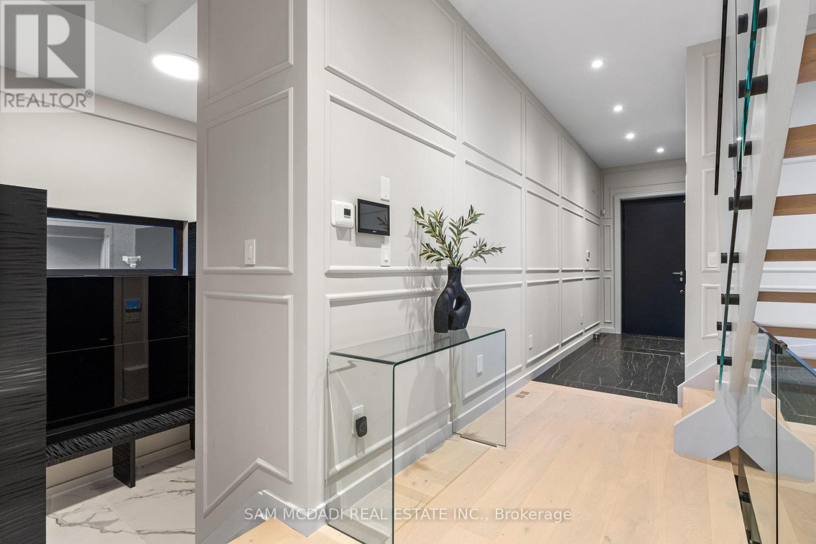 1090 Ella Avenue, Mississauga, Ontario  L5E 1H5 - Photo 16 - W13009102