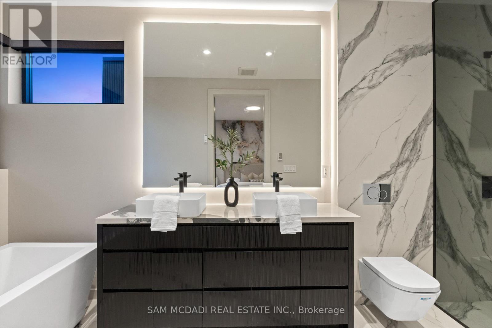 1090 Ella Avenue, Mississauga, Ontario  L5E 1H5 - Photo 24 - W13009102