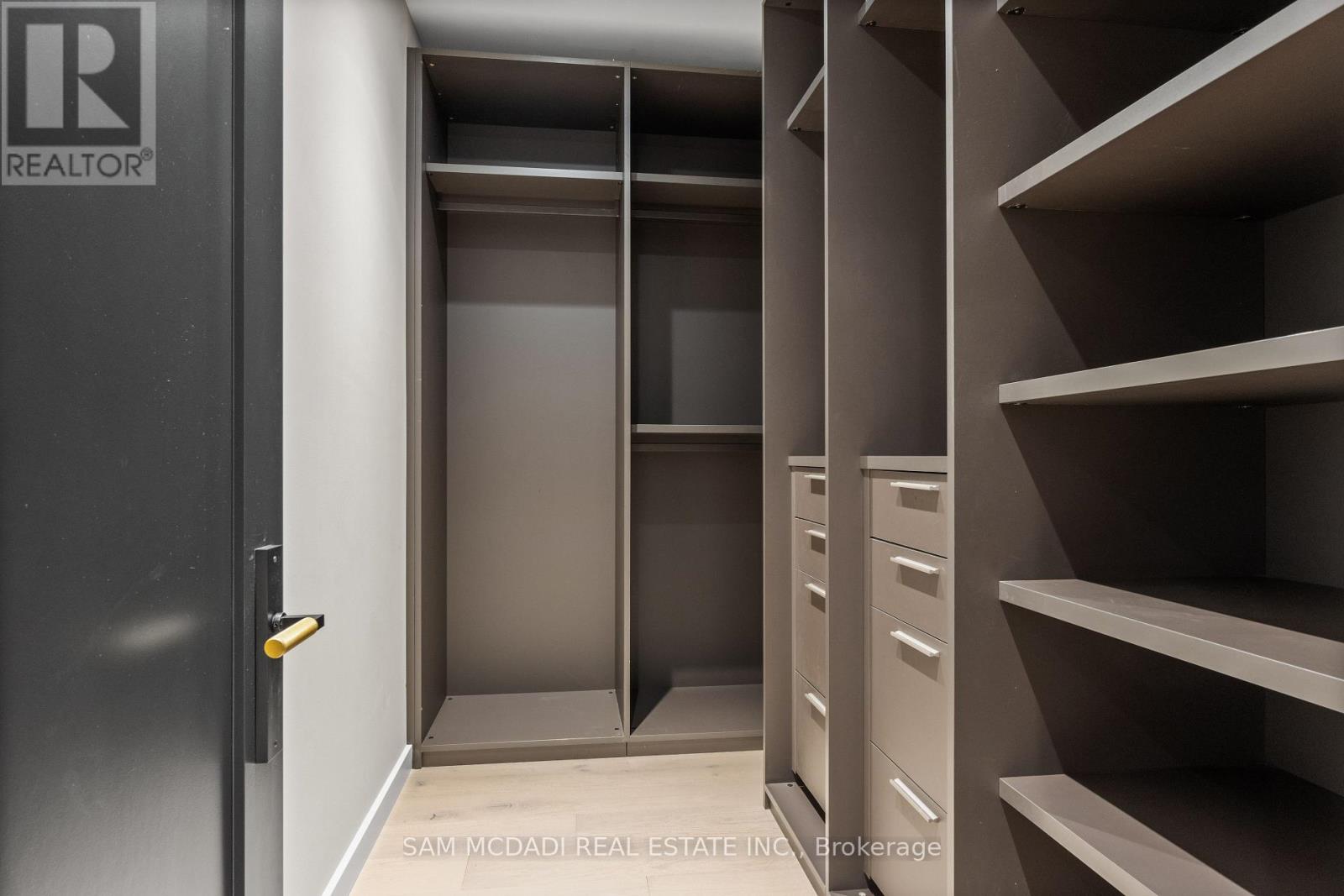 1090 Ella Avenue, Mississauga, Ontario  L5E 1H5 - Photo 26 - W13009102