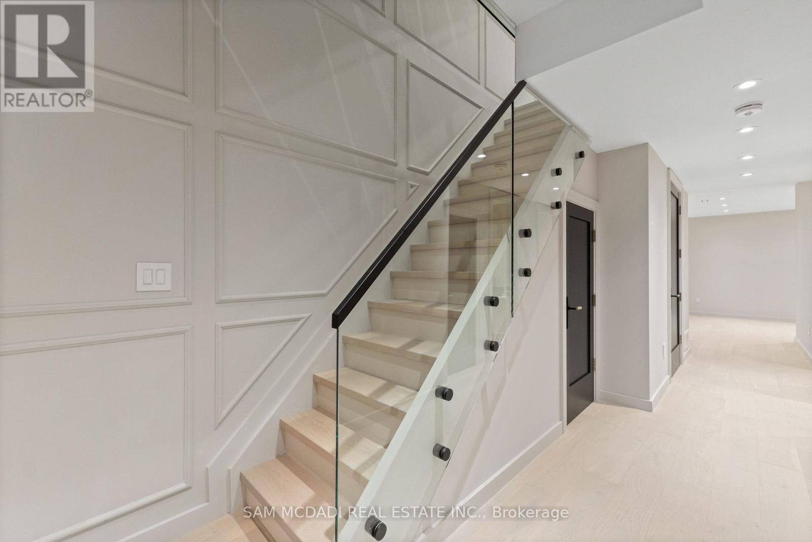 1090 Ella Avenue, Mississauga, Ontario  L5E 1H5 - Photo 34 - W13009102