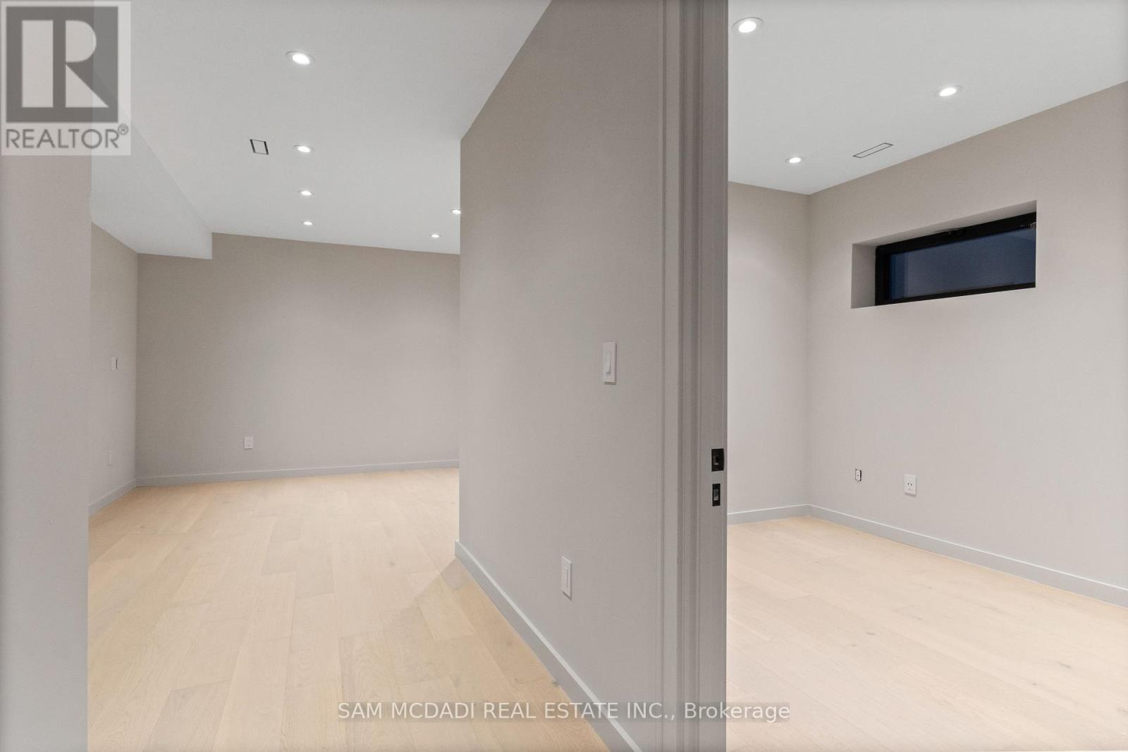 1090 Ella Avenue, Mississauga, Ontario  L5E 1H5 - Photo 37 - W13009102