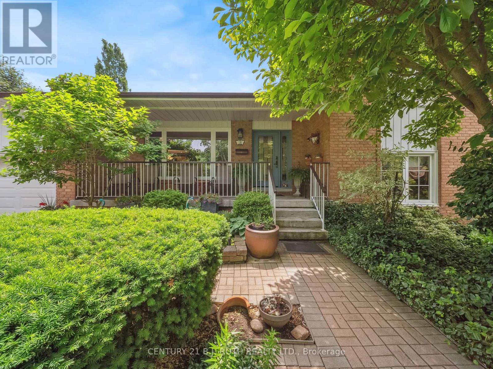 18 Claypine Trail, Brampton, Ontario  L6V 3L9 - Photo 3 - W13009168