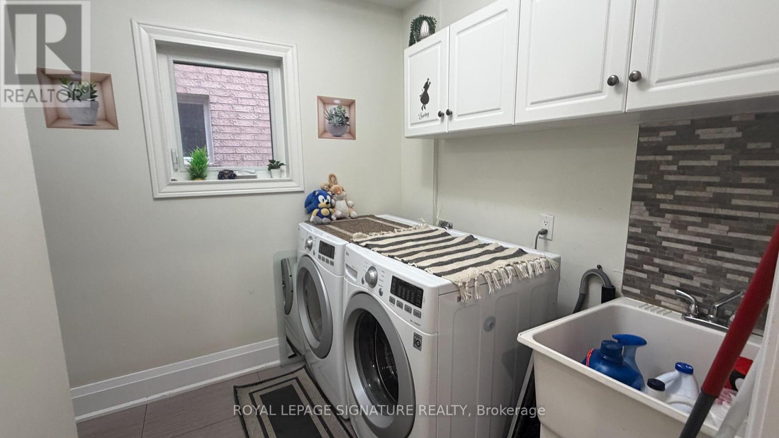 874 Mantle Crescent, Mississauga, Ontario  L5V 2G4 - Photo 12 - W13009188