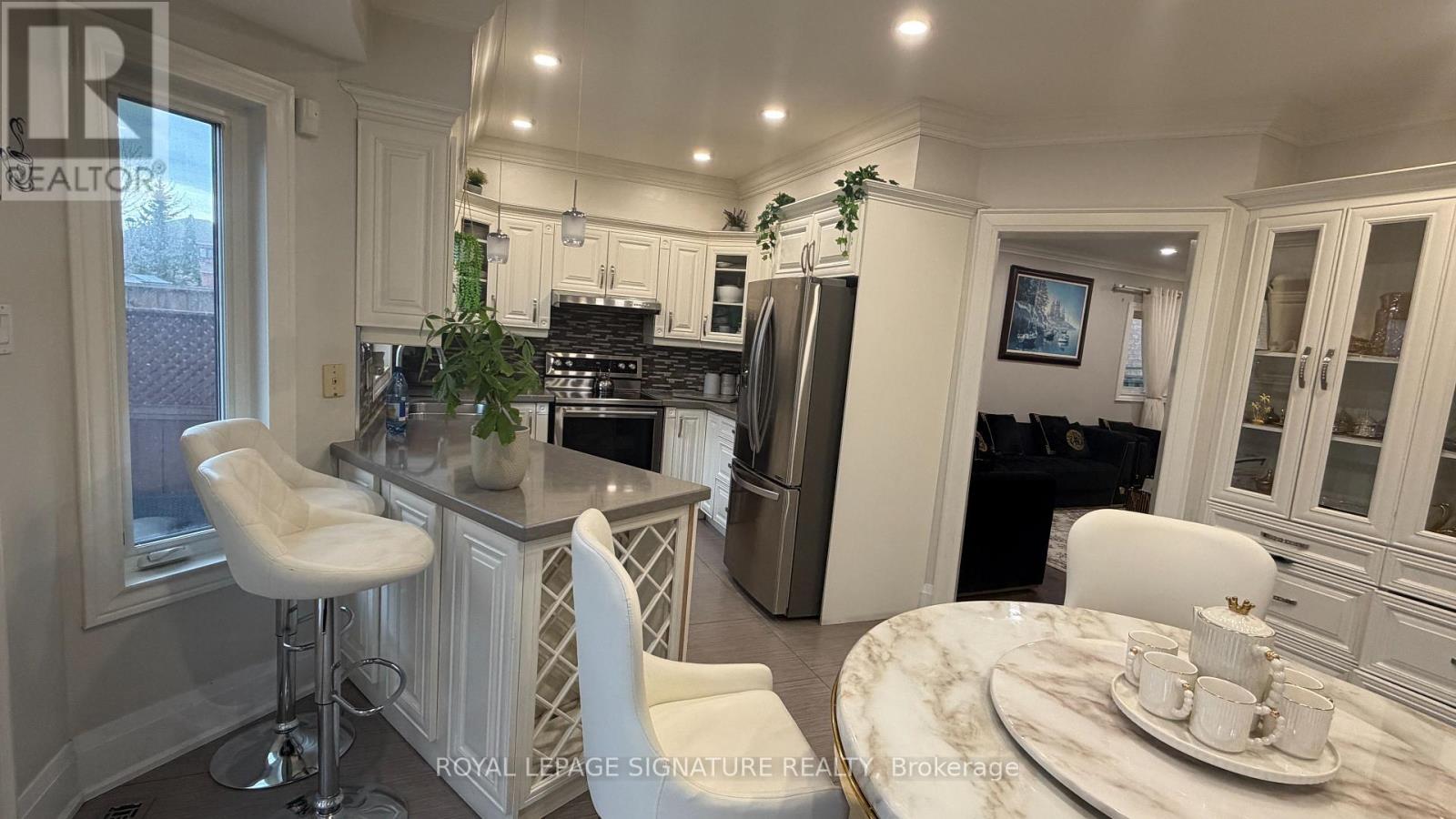 874 Mantle Crescent, Mississauga, Ontario  L5V 2G4 - Photo 7 - W13009188