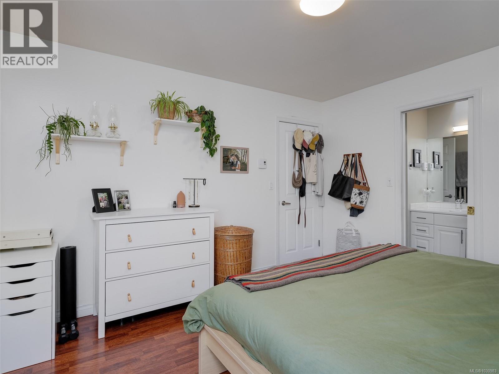 621 Pine St, Victoria, British Columbia  V9A 2Z9 - Photo 11 - 1030983