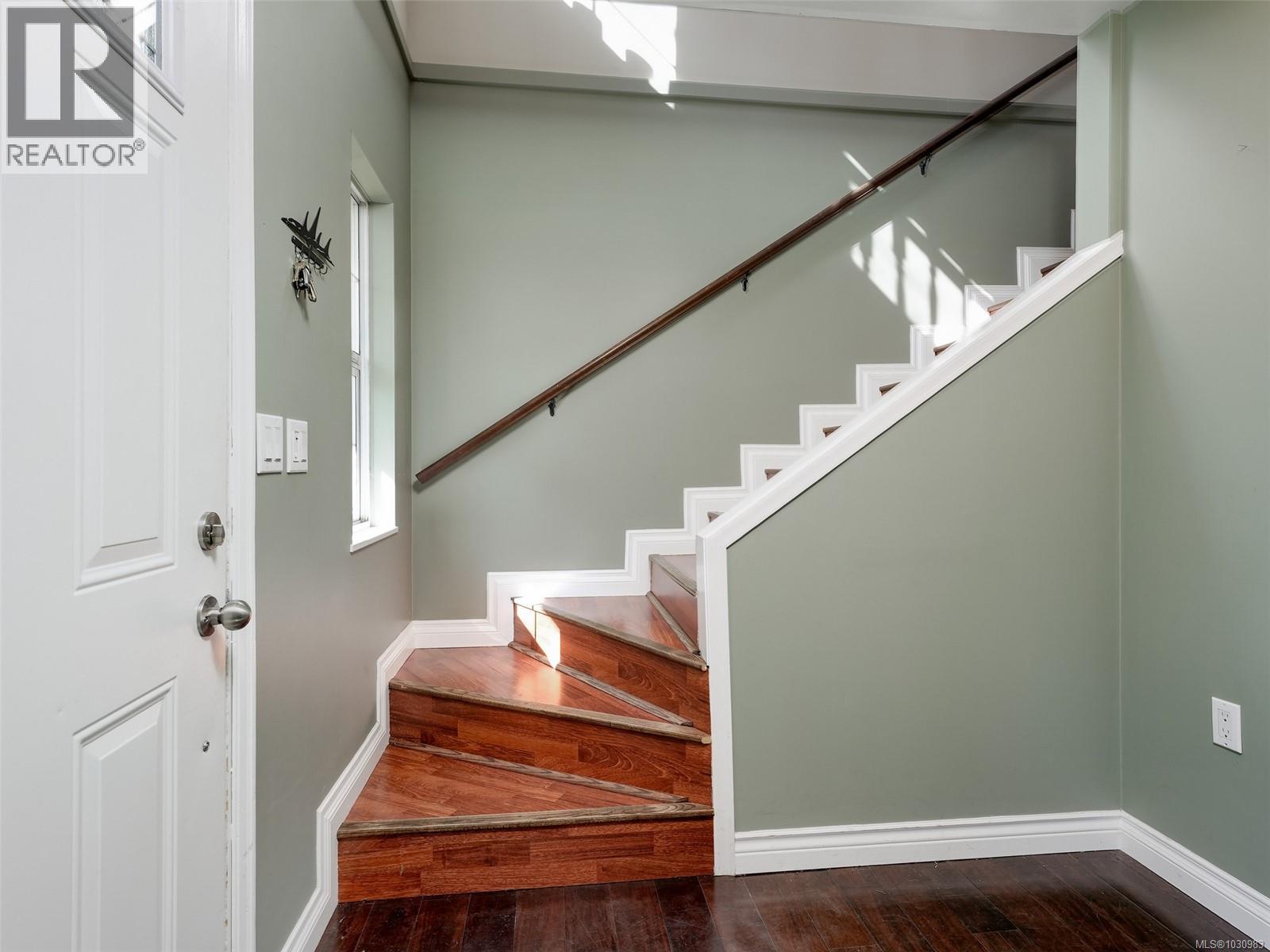 621 Pine St, Victoria, British Columbia  V9A 2Z9 - Photo 14 - 1030983