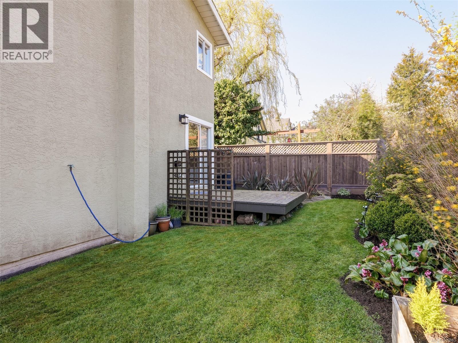 621 Pine St, Victoria, British Columbia  V9A 2Z9 - Photo 20 - 1030983