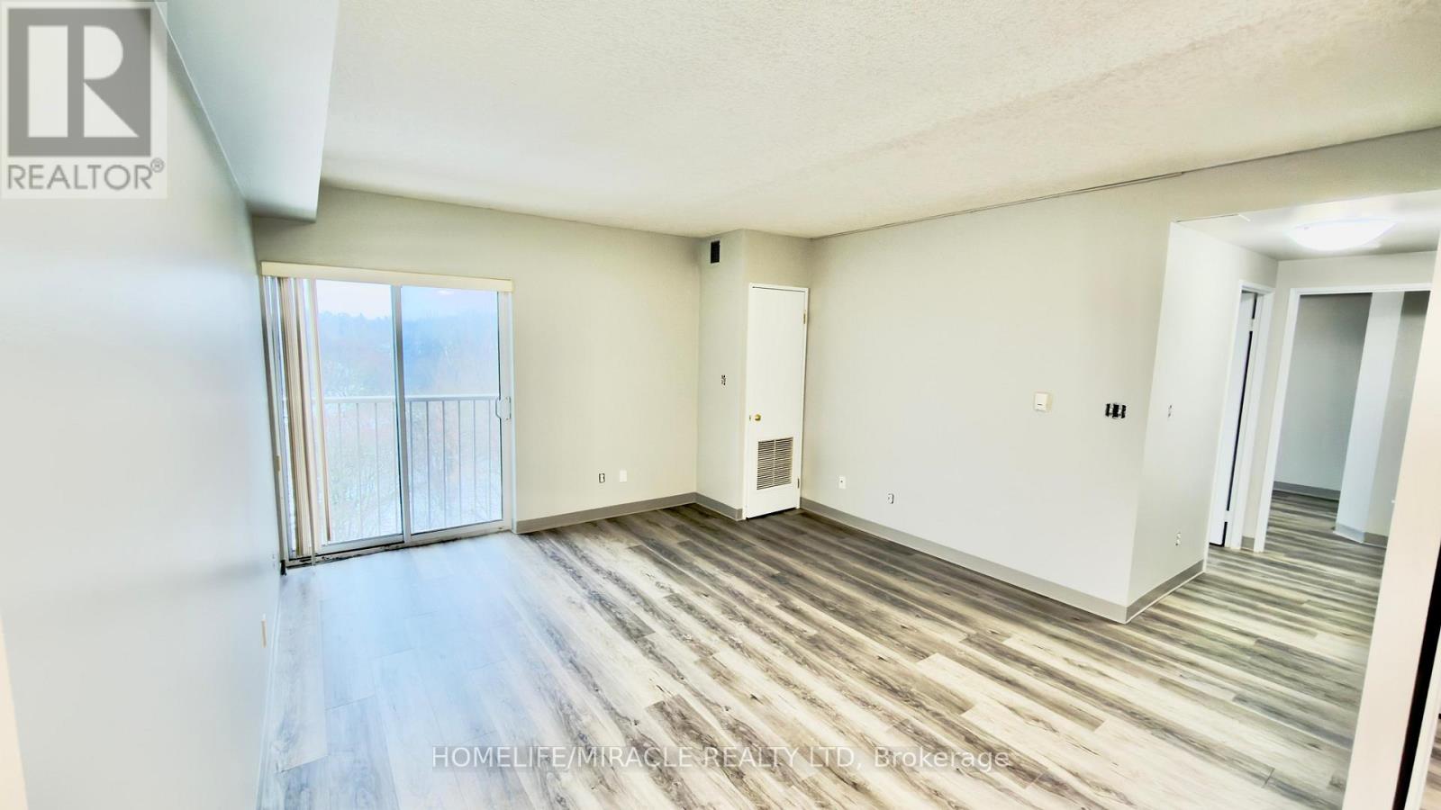 804 - 274 Erb Street W, Waterloo, Ontario  N2L 1W2 - Photo 3 - X13009028