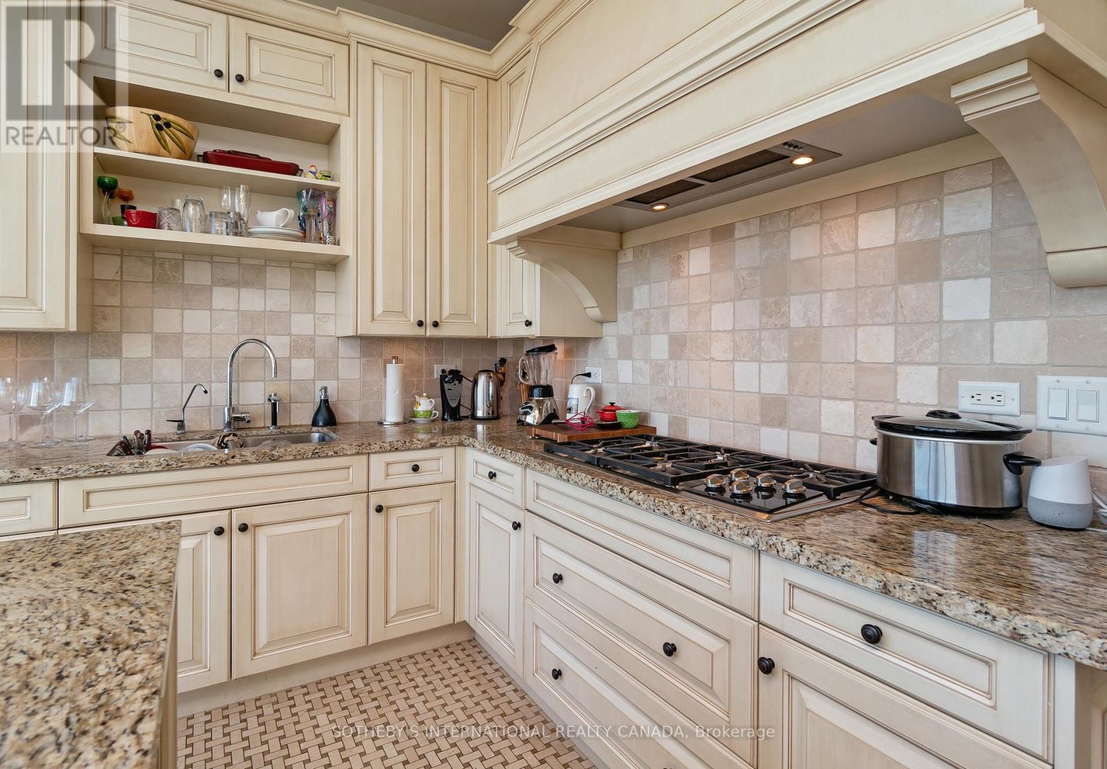 4201 - 183 Wellington Street W, Toronto, Ontario  M5V 0A1 - Photo 10 - C12820104