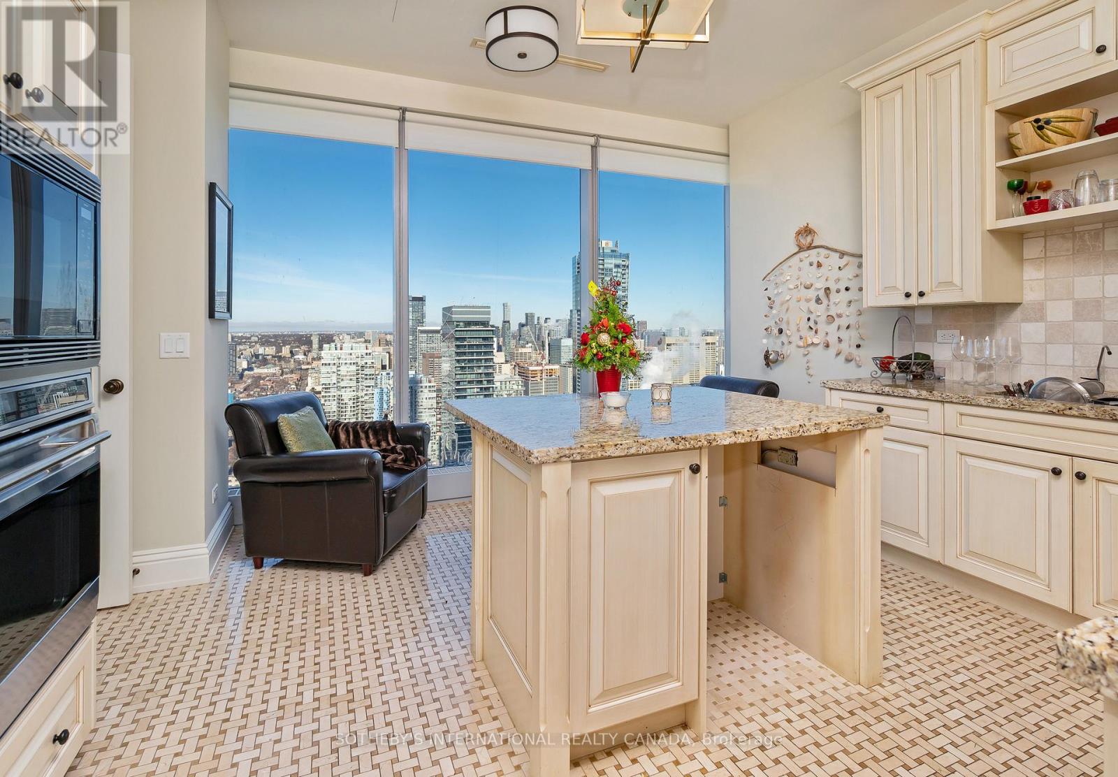 4201 - 183 Wellington Street W, Toronto, Ontario  M5V 0A1 - Photo 12 - C12820104