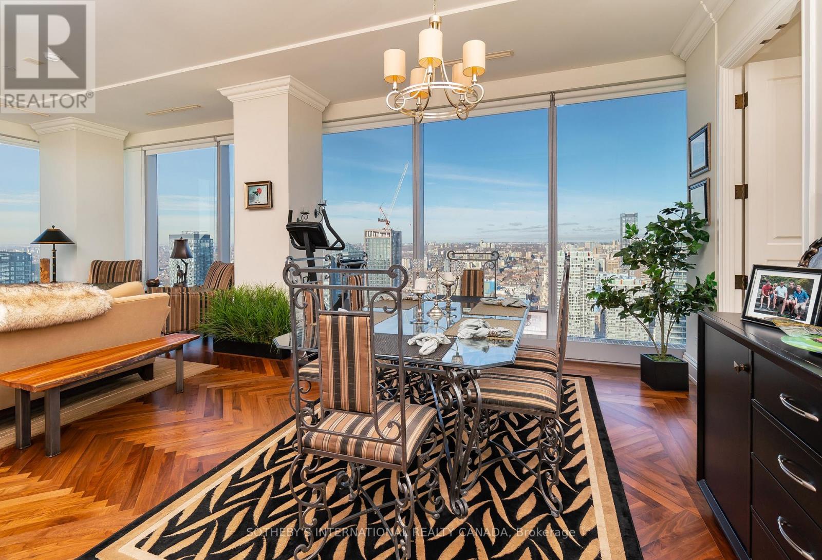 4201 - 183 Wellington Street W, Toronto, Ontario  M5V 0A1 - Photo 4 - C12820104