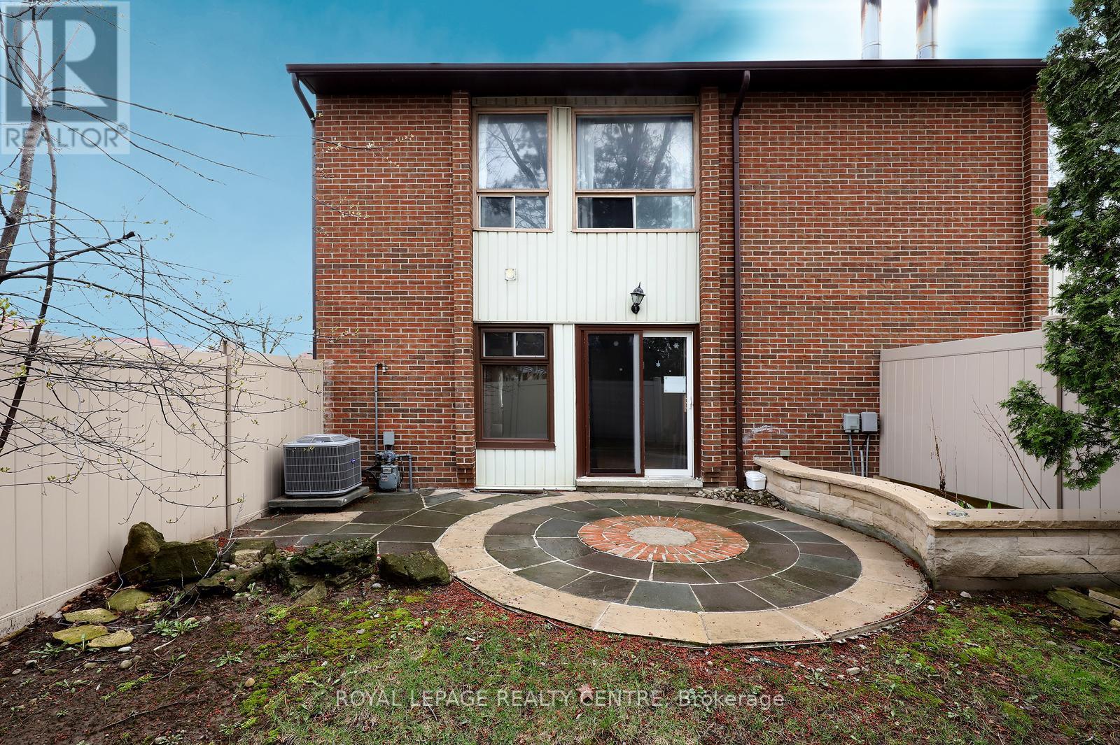 16 - 1021 Cedarglen Gate, Mississauga, Ontario  L5C 3A7 - Photo 47 - W12995674