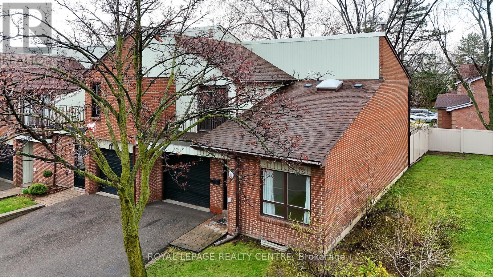 16 - 1021 Cedarglen Gate, Mississauga, Ontario  L5C 3A7 - Photo 48 - W12995674