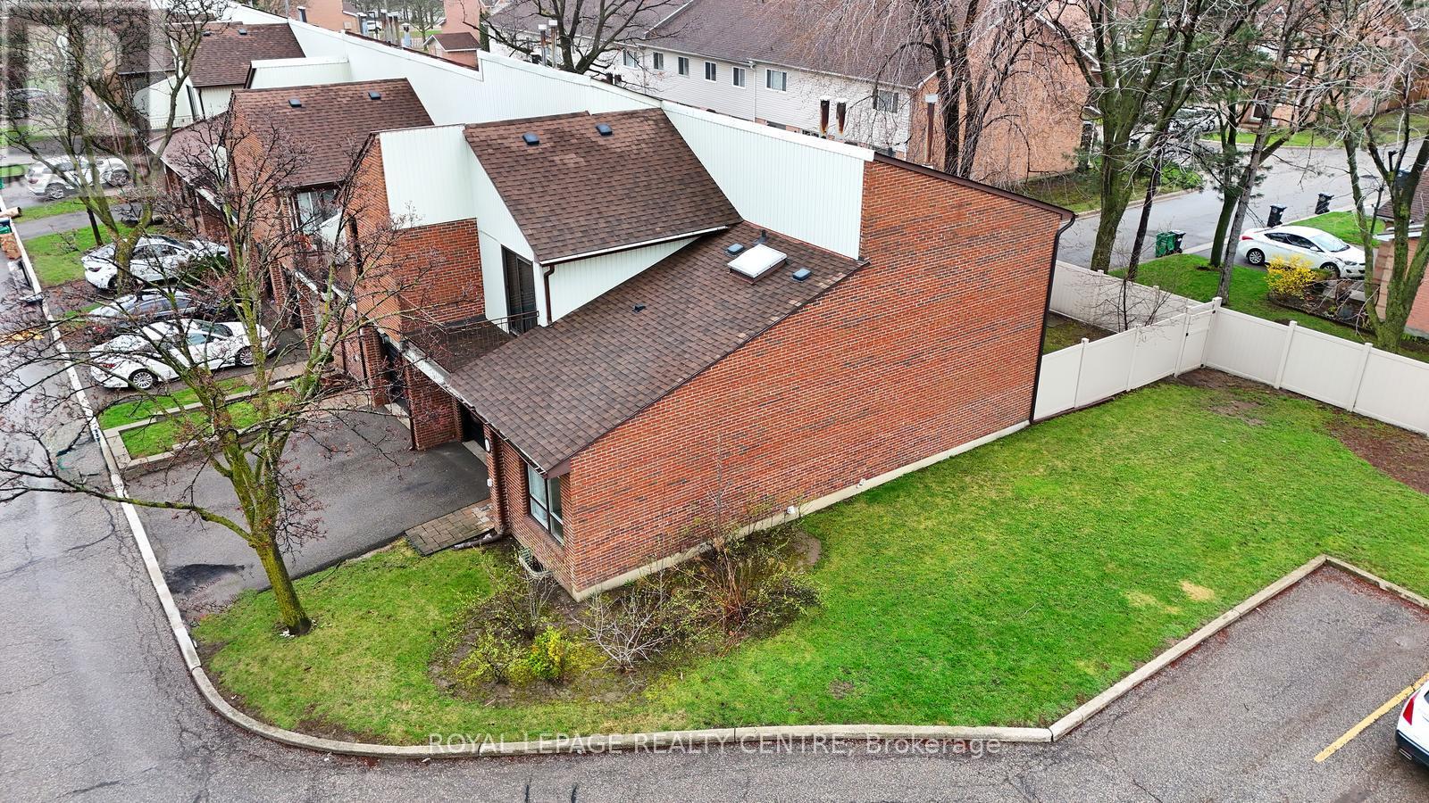 16 - 1021 Cedarglen Gate, Mississauga, Ontario  L5C 3A7 - Photo 50 - W12995674