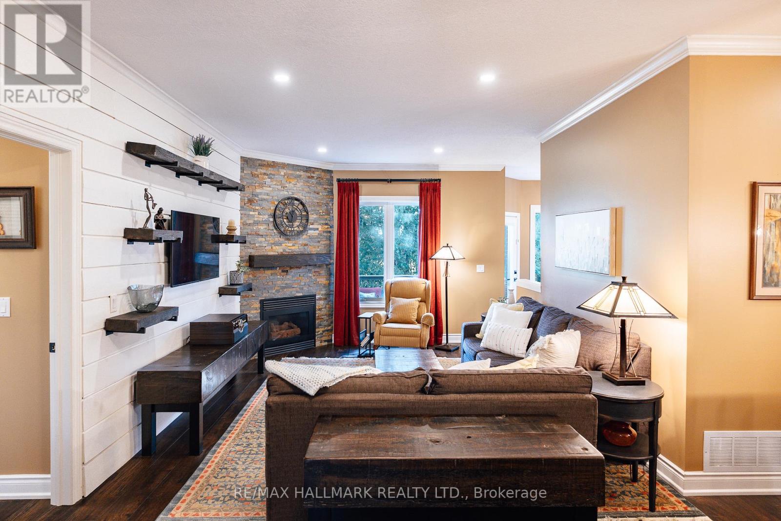 12 Fairway Lane, Guelph, Ontario  N1E 7A9 - Photo 3 - X12994544