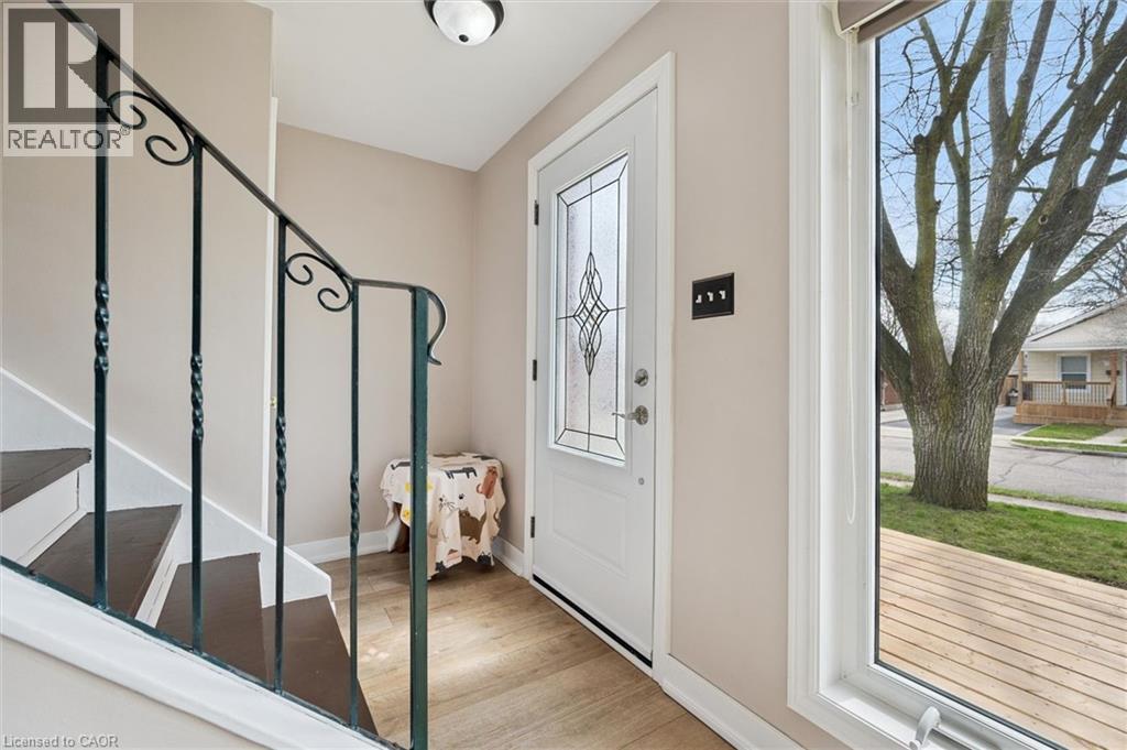 18 Close Avenue, Cambridge, Ontario  N1R 2R4 - Photo 5 - 40821655