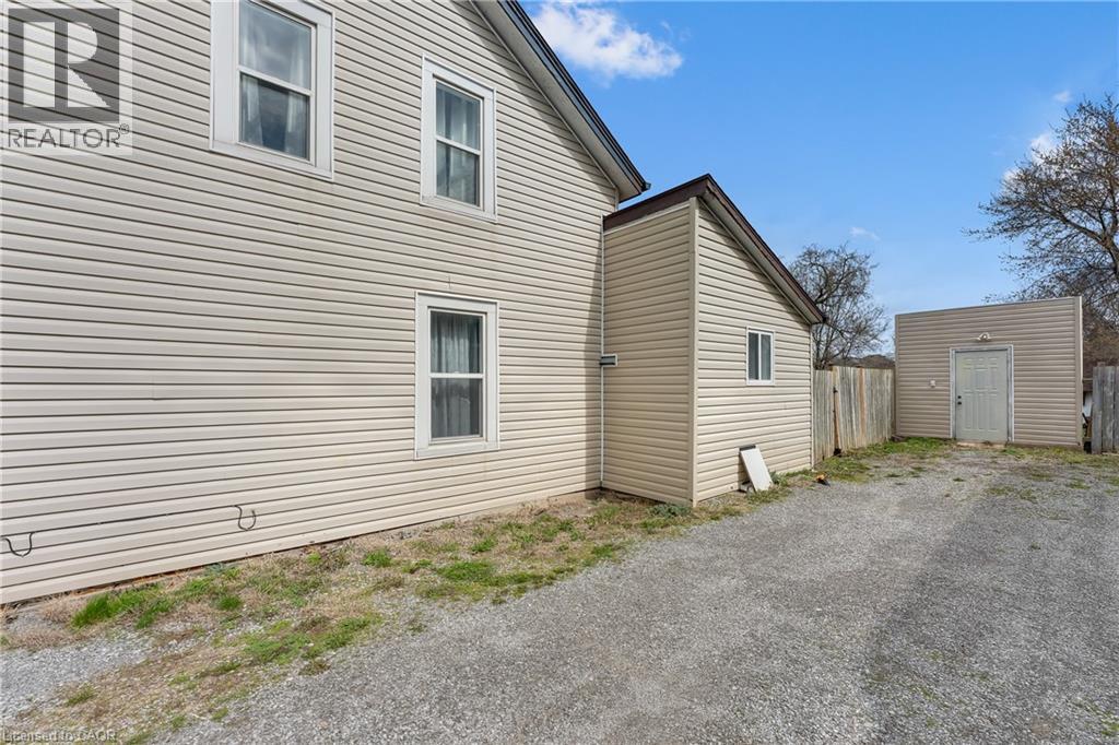 146 Oakdale Avenue, St. Catharines, Ontario  L2P 2L1 - Photo 2 - 40821095