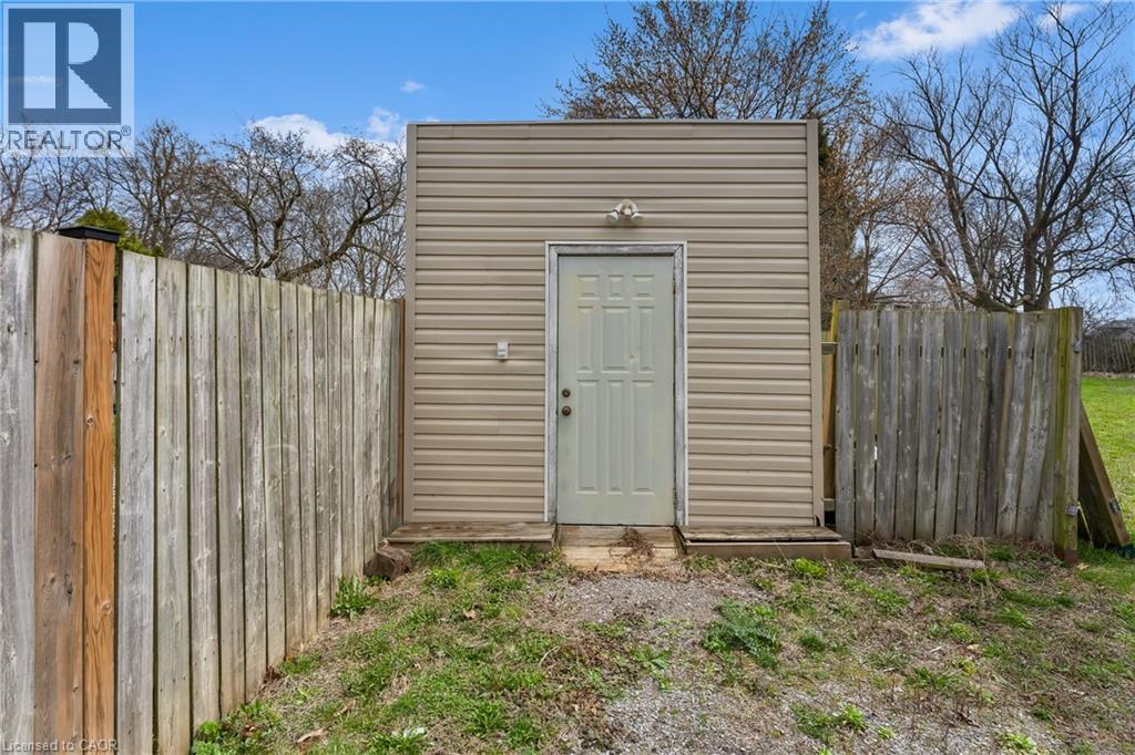 146 Oakdale Avenue, St. Catharines, Ontario  L2P 2L1 - Photo 3 - 40821095