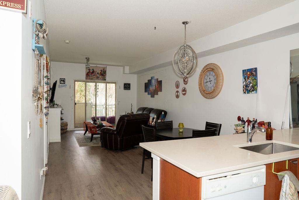 406 10088 148 Street, Surrey, British Columbia  V3R 3M9 - Photo 5 - R3112245