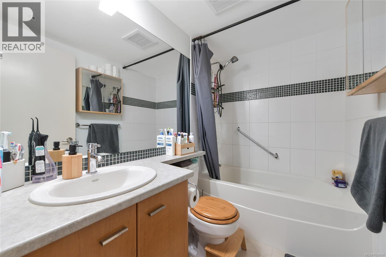 405 751 Fairfield Rd, Victoria, British Columbia  V8T 1C8 - Photo 20 - 1024837