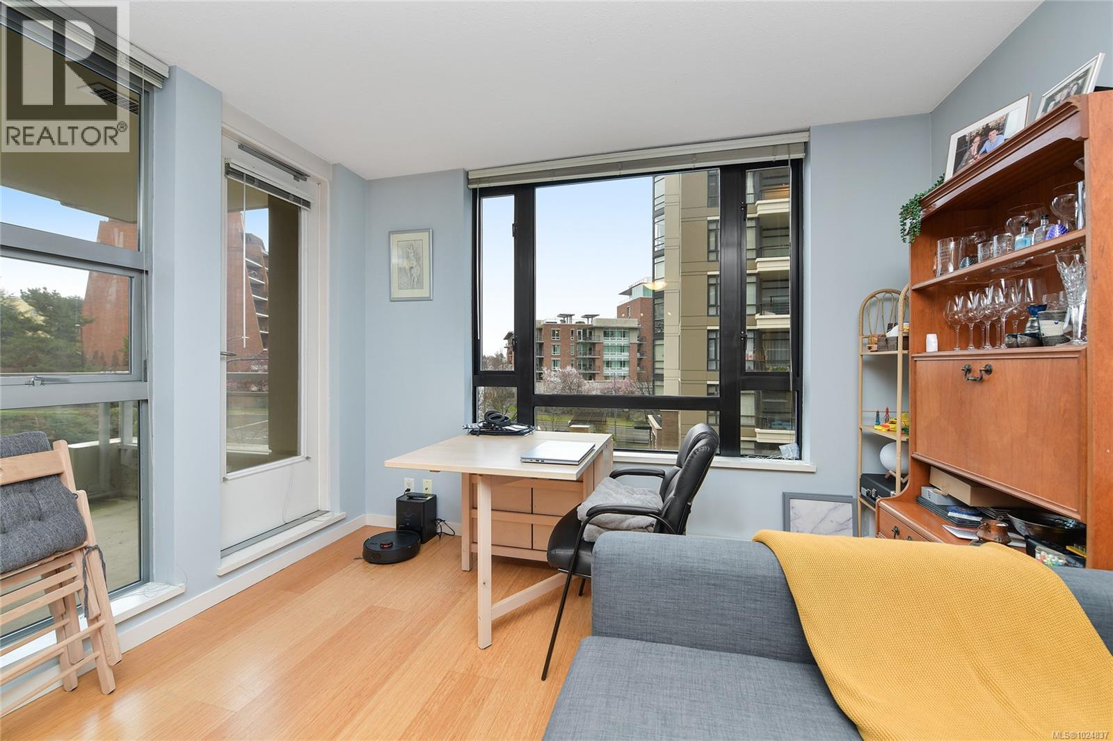 405 751 Fairfield Rd, Victoria, British Columbia  V8T 1C8 - Photo 12 - 1024837