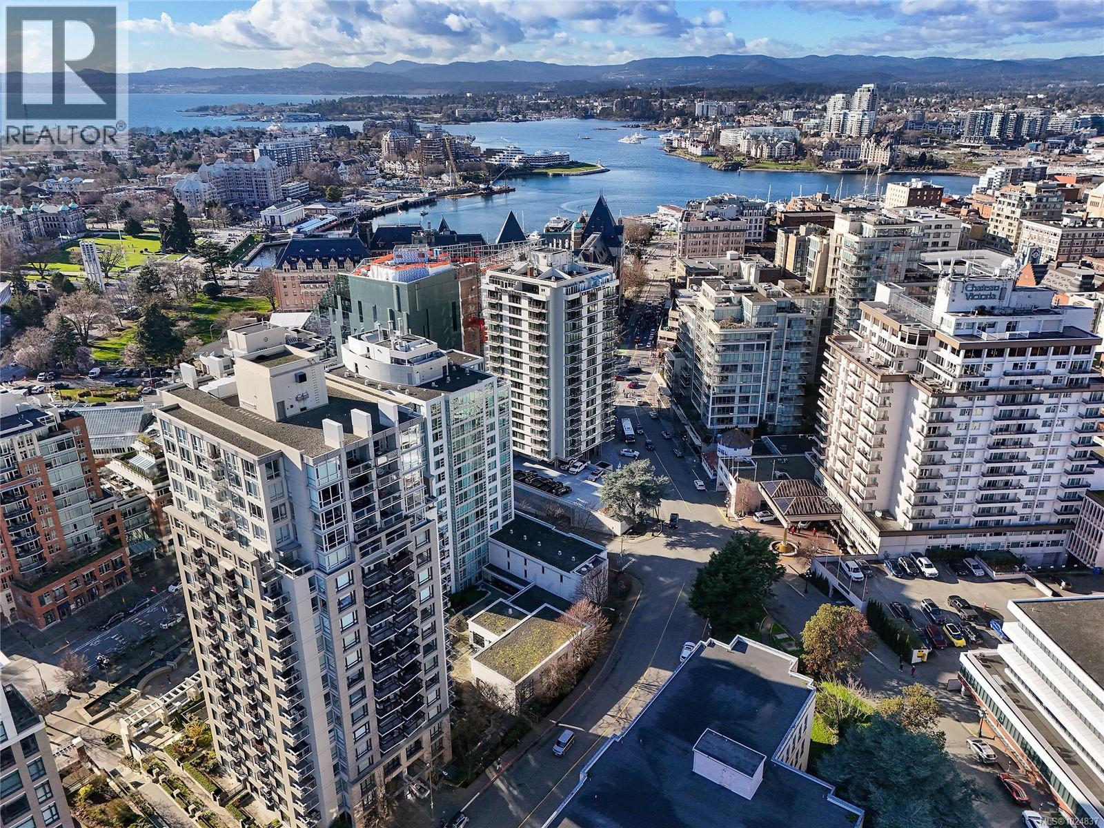 405 751 Fairfield Rd, Victoria, British Columbia