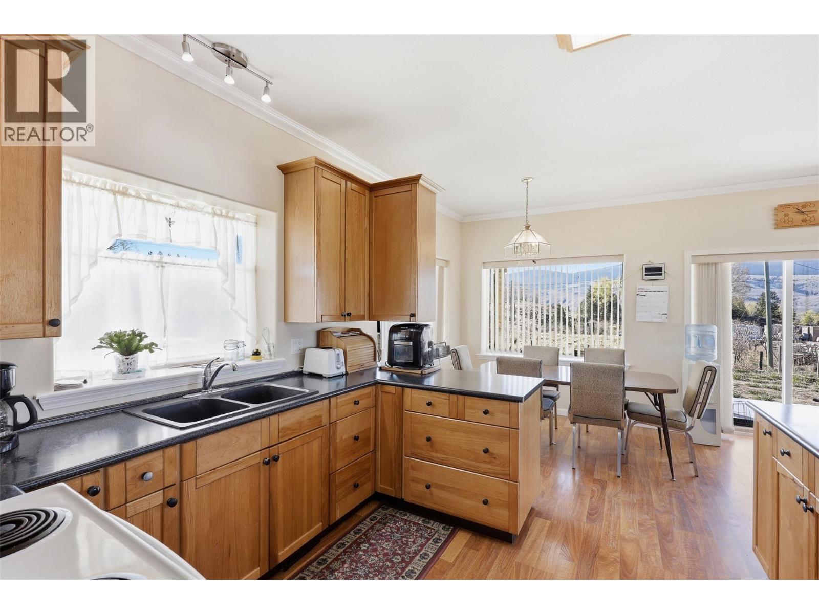 1559 Steelhead Road, Kamloops, British Columbia  V0K 2J0 - Photo 3 - 10383487