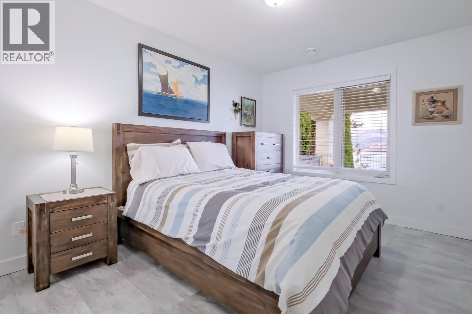 378 Okaview Road Kelowna Photo 33