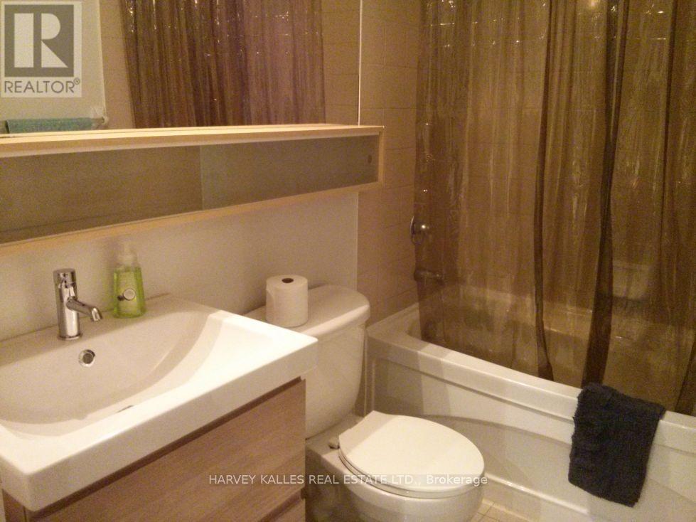 1603 - 85 Bloor Street E, Toronto, Ontario  M4W 3Y1 - Photo 15 - C12518724