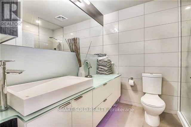 1712 - 300 Front Street W, Toronto, Ontario  M5V 0E9 - Photo 11 - C12898940