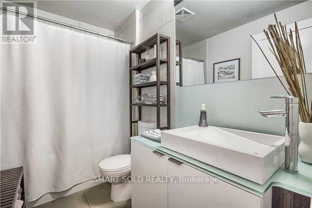 1712 - 300 Front Street W, Toronto, Ontario  M5V 0E9 - Photo 13 - C12898940