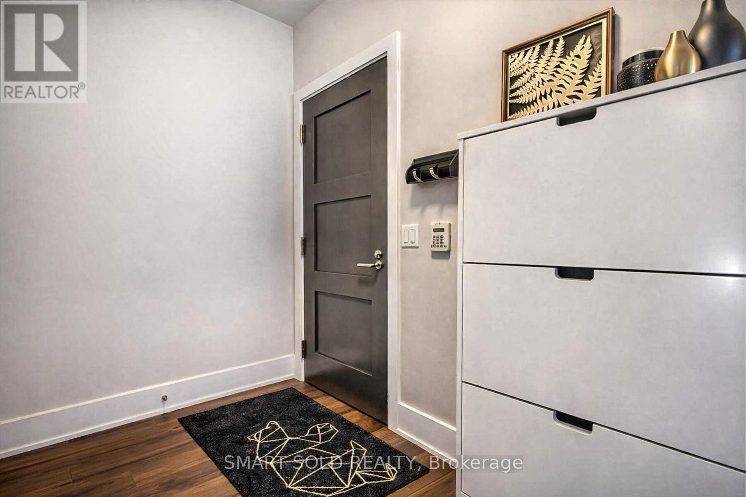 1712 - 300 Front Street W, Toronto, Ontario  M5V 0E9 - Photo 2 - C12898940