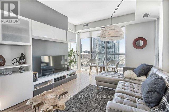 1712 - 300 Front Street W, Toronto, Ontario  M5V 0E9 - Photo 8 - C12898940