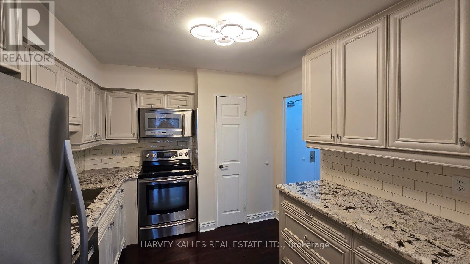 602 - 3555 Bathurst Street, Toronto, Ontario  M6A 2Y8 - Photo 6 - C12962048