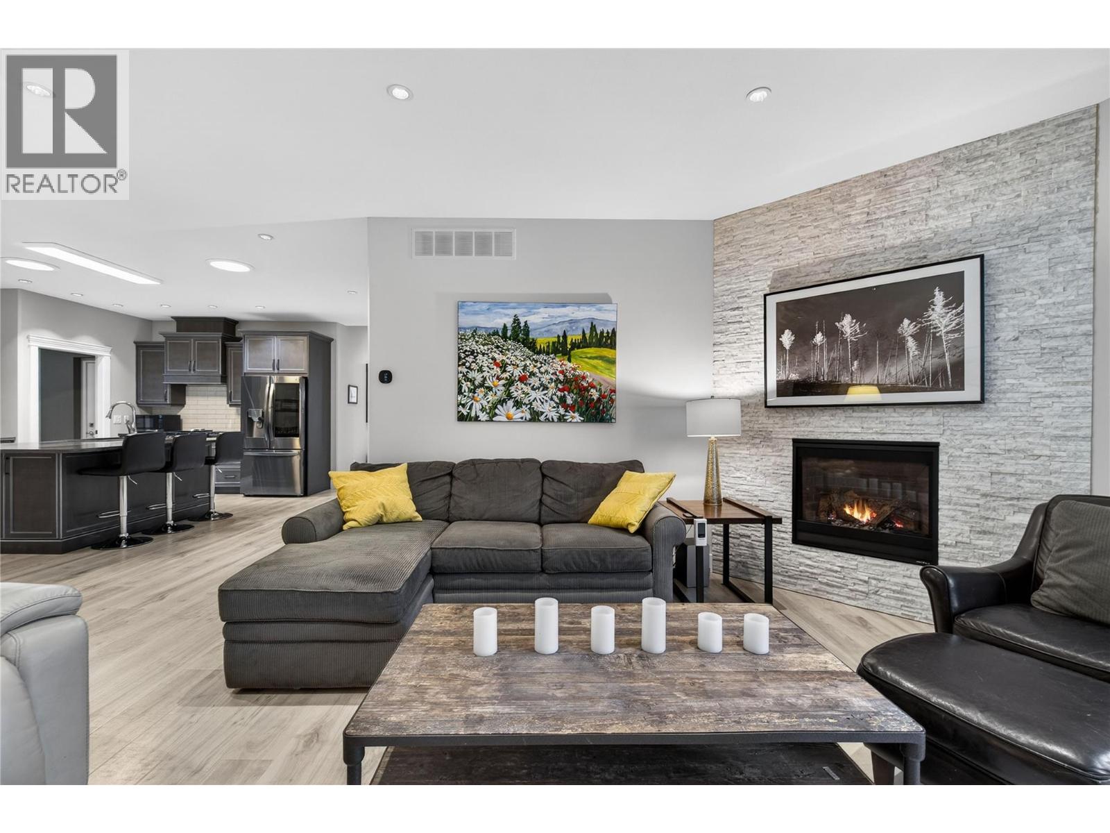 339 Hummingbird Avenue, Vernon, British Columbia  V1H 2A1 - Photo 5 - 10383582