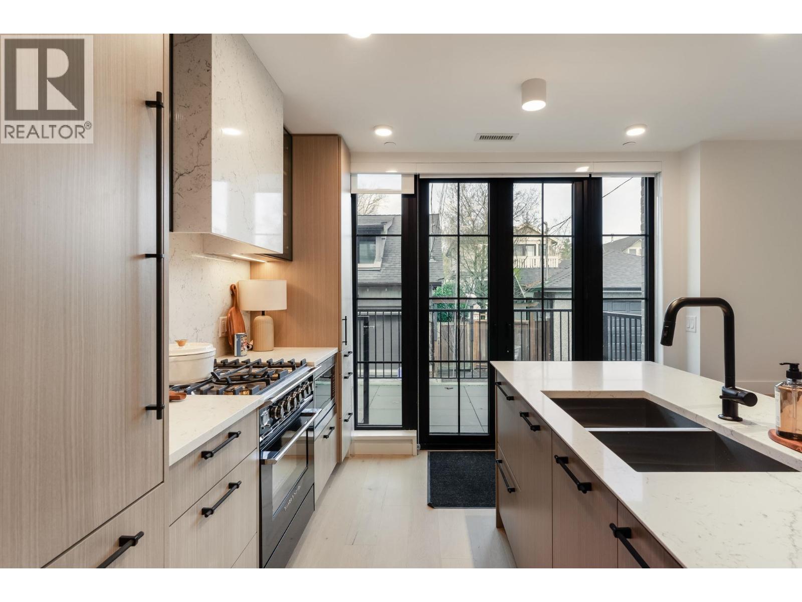 197 W King Edward Avenue, Vancouver, British Columbia  V5Y 4B4 - Photo 3 - R3112462