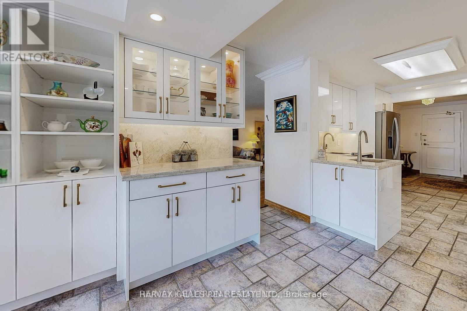 311 - 7300 Yonge Street, Vaughan, Ontario  L4J 7Y5 - Photo 8 - N12961990