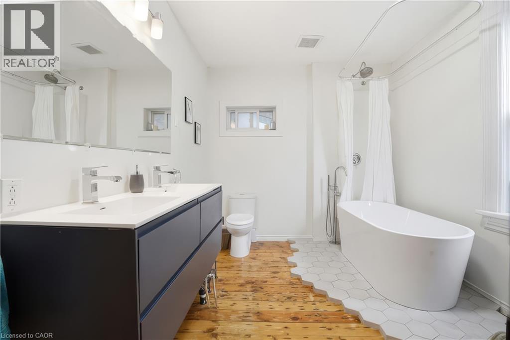 82 Bond Street, Cambridge, Ontario  N1R 4B6 - Photo 32 - 40821392