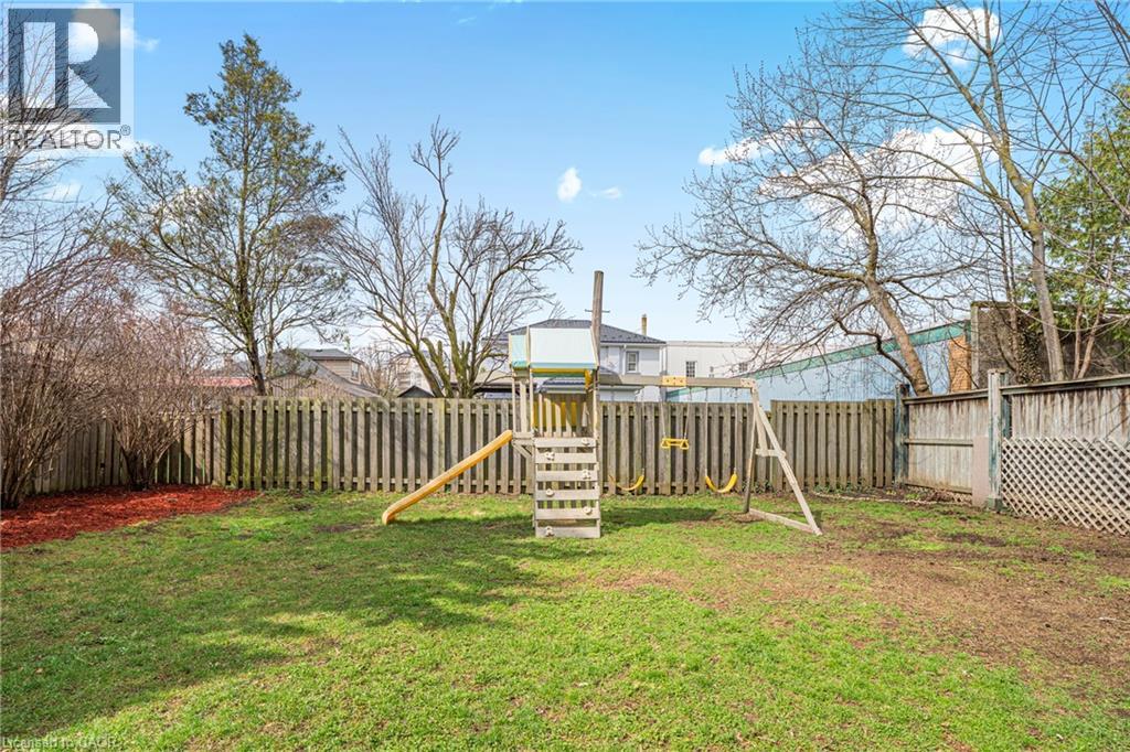 82 Bond Street, Cambridge, Ontario  N1R 4B6 - Photo 13 - 40821392